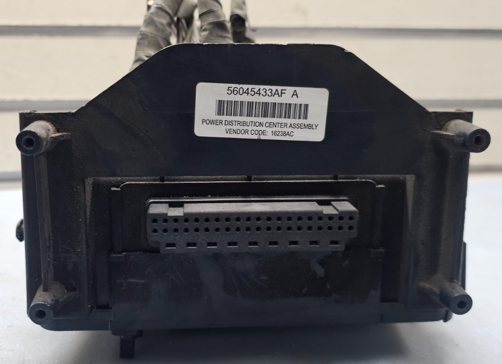 🔥02-05 DODGE RAM INTEGRATED POWER DISTRIBUTION MODULE FUSE BOX OEM