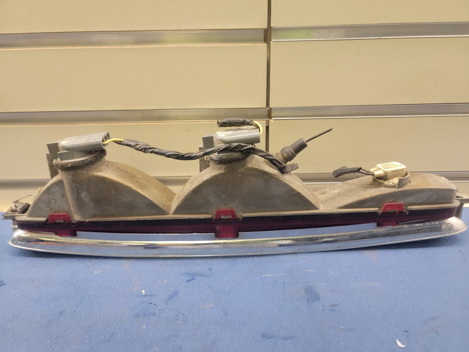 🔥85-93 Cadillac DEVILLE Driver Left Tail Light Chrome Trim Fits