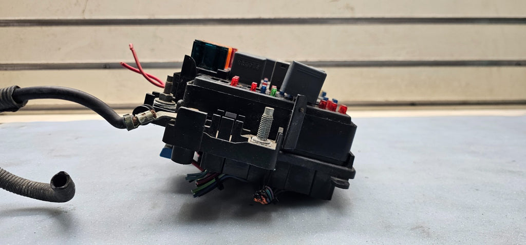 🔥99-02 Sierra Silverado Engine TIPM Fuse Relay Box Junction Body Control Module