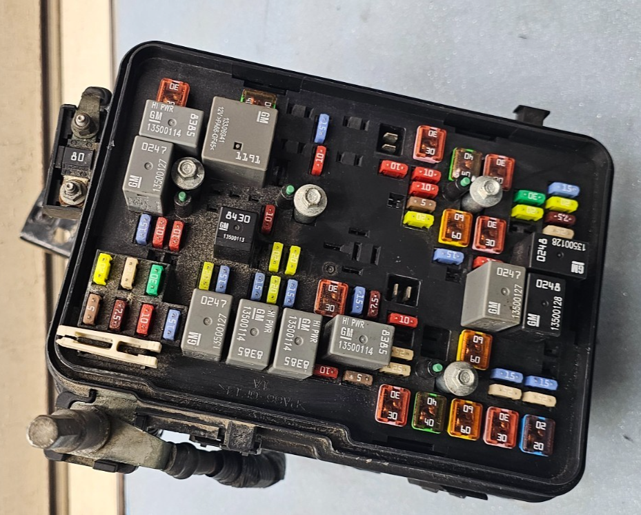 🔥2012 EQUINOX TERRAIN 2.4L ENGINE WIRING FUSE BOX RELAY MODULE JUNCTION BLOCK