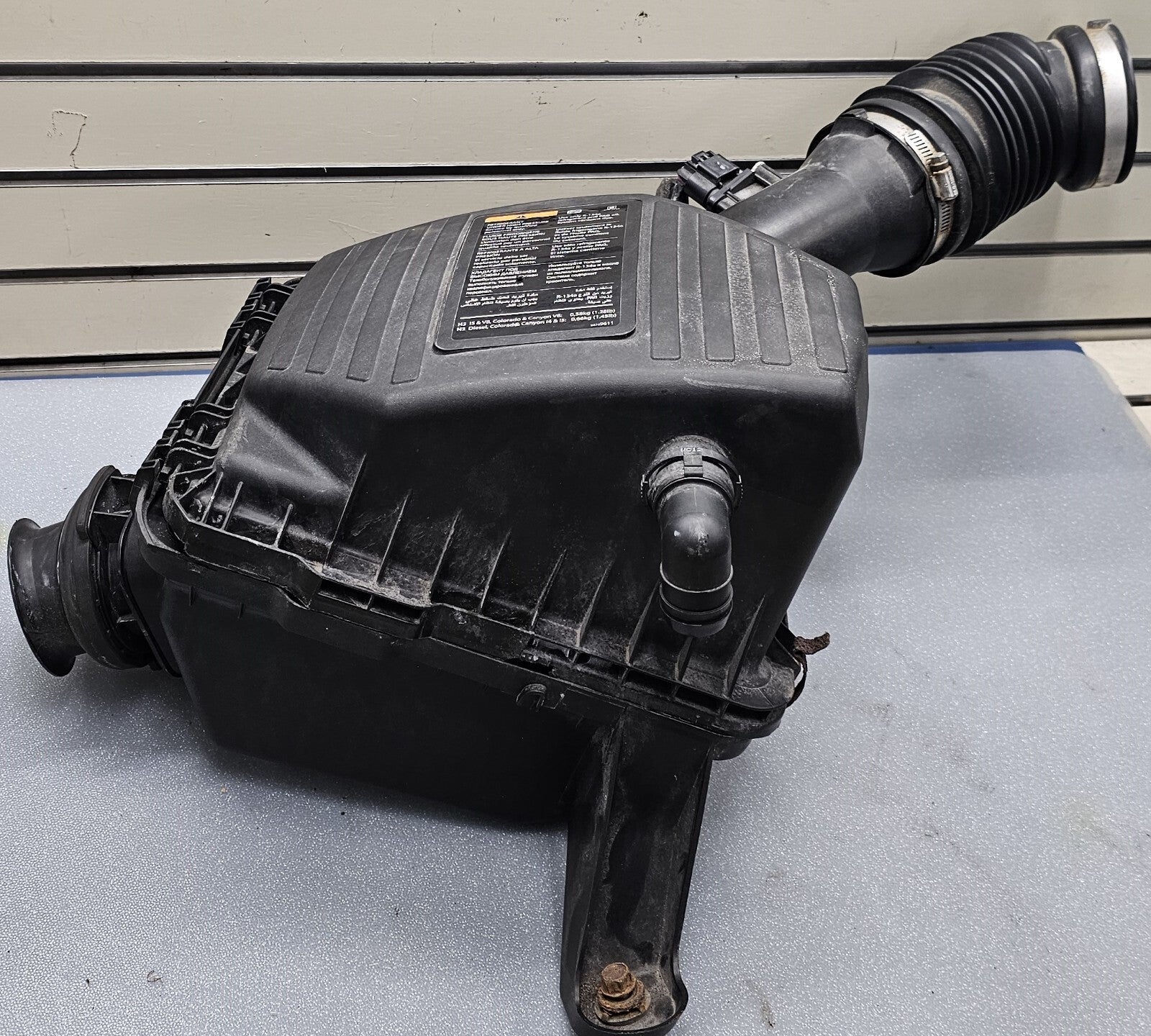 08-12 Chevy Colorado GMC Canyon 2.9L 3.7L Air Cleaner Filter Intake Box Housing