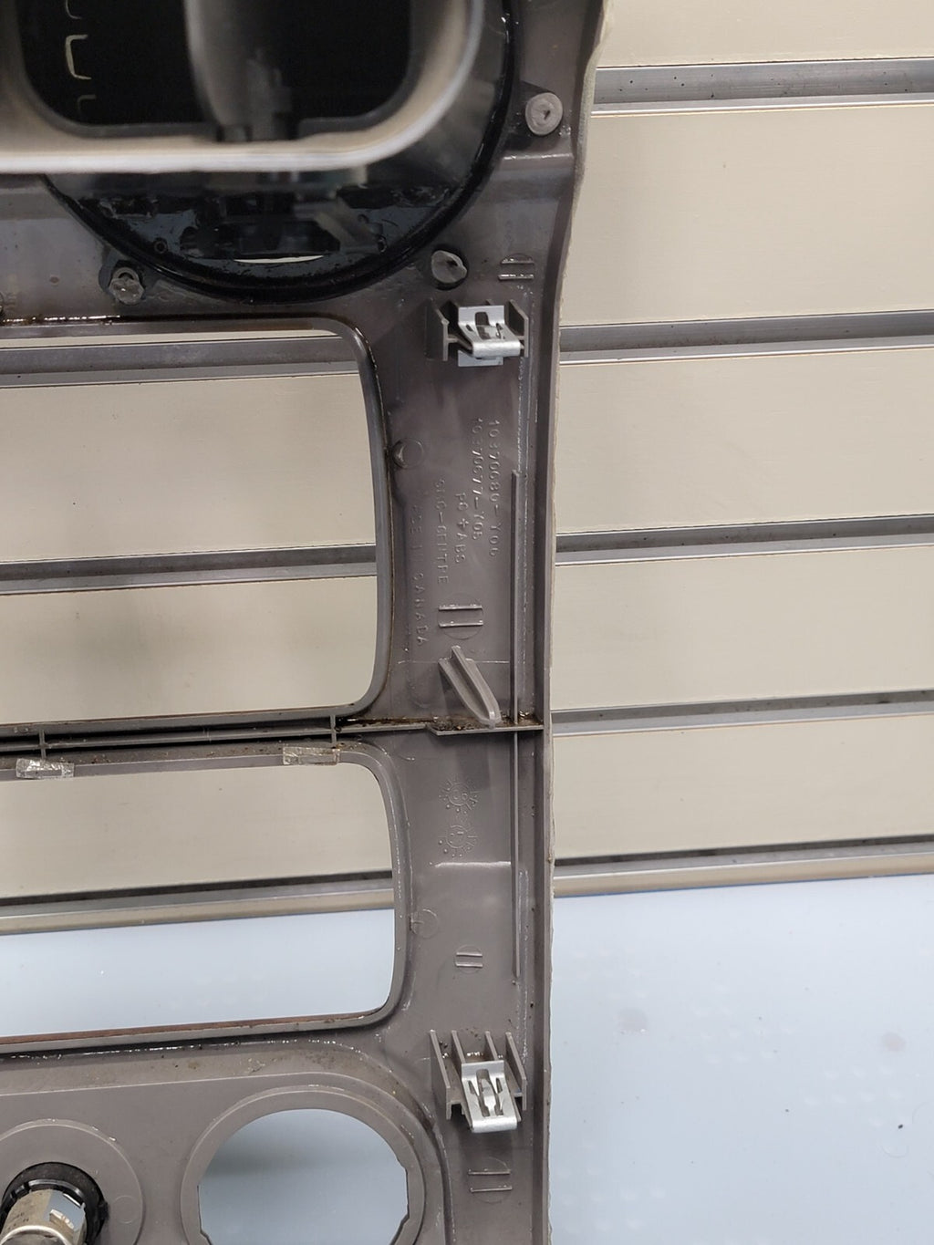 🔥03 - 08 GMC ENVOY XL WOODGRAIN FRONT UPPER RADIO DASH VENT BEZEL TRIM B45