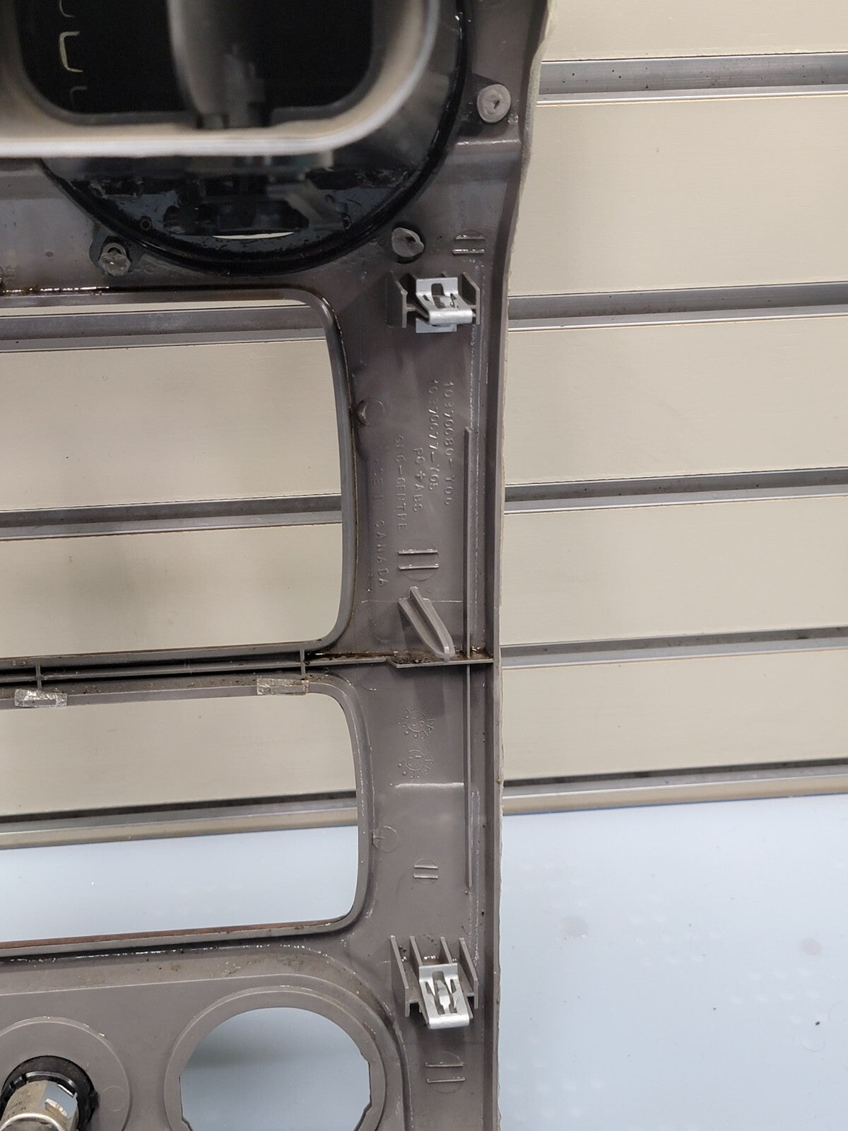 🔥03 - 08 GMC ENVOY XL WOODGRAIN FRONT UPPER RADIO DASH VENT BEZEL TRIM B45
