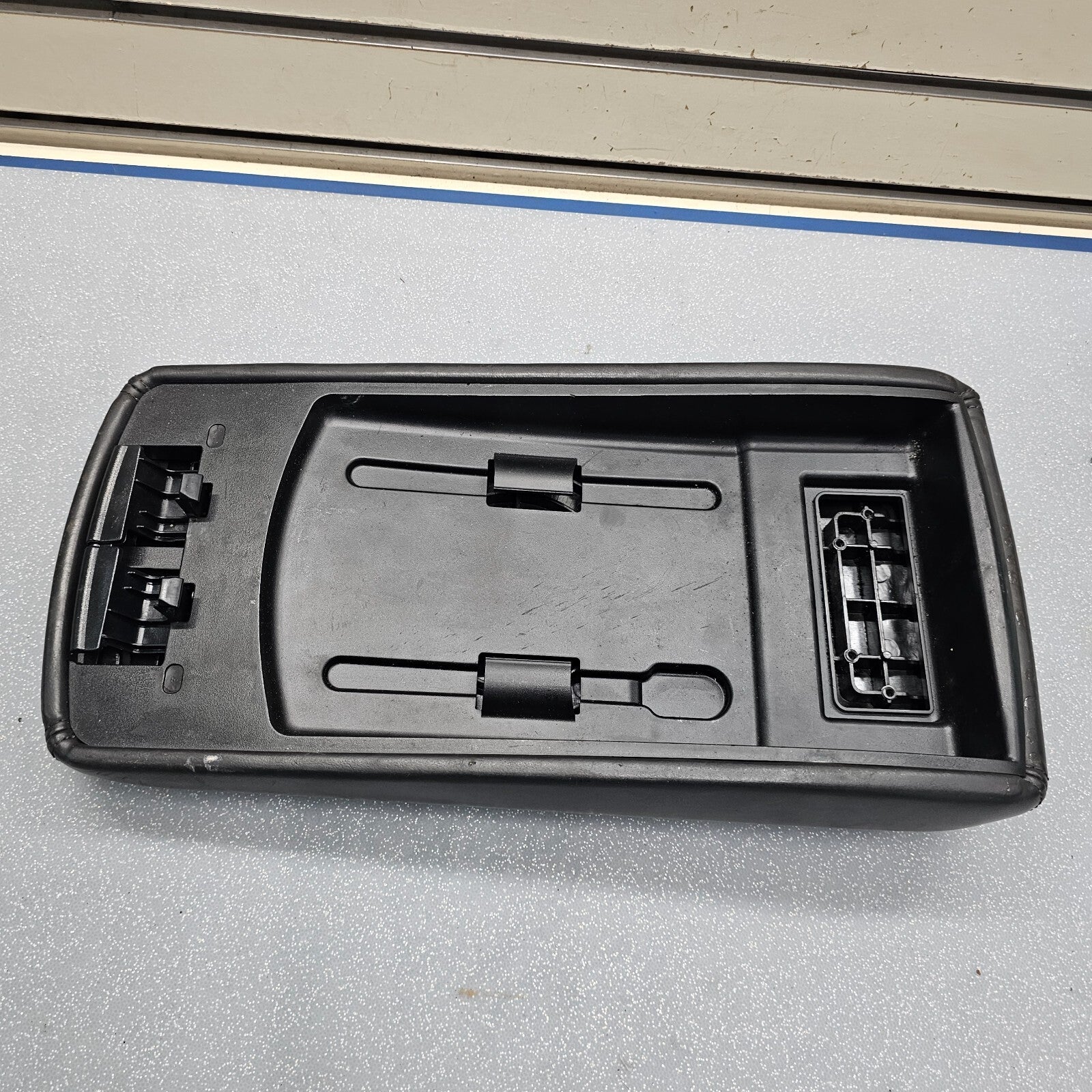 🔥08-10 Dodge Charger Center Console Arm Rest Lid Leather Assembly Cover BLACK