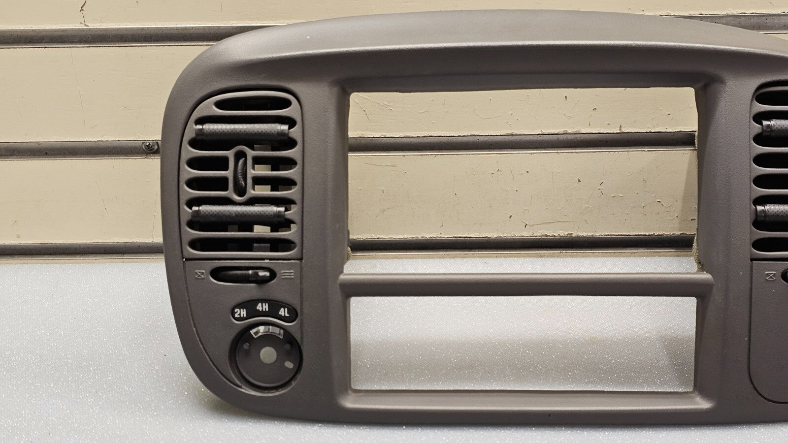 🔥97-03 Ford F150 Center Dash AM FM Radio Climate Trim Stereo BEZEL Panel DK Tan