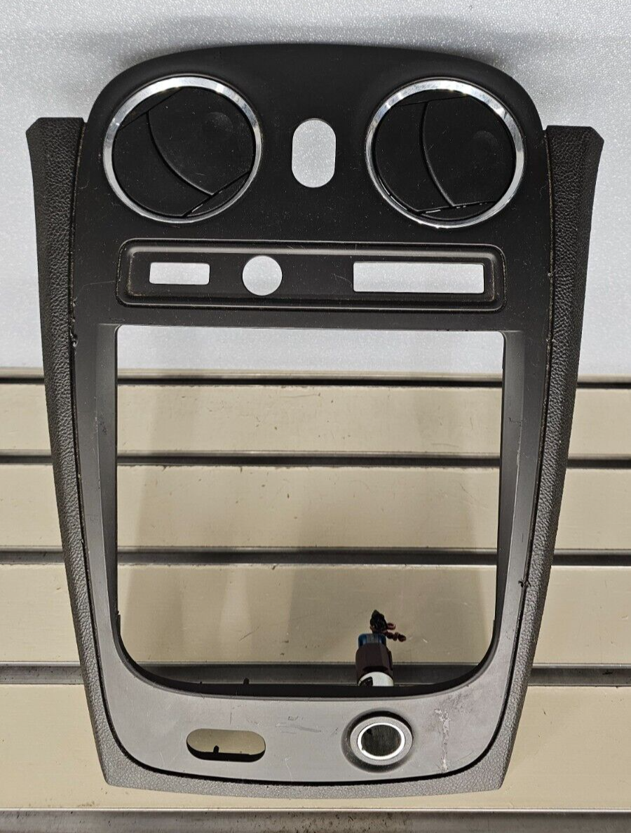 🔥06-11 Chevy HHR Center Dash AM FM Radio Display Stereo Audio Trim Gray B37
