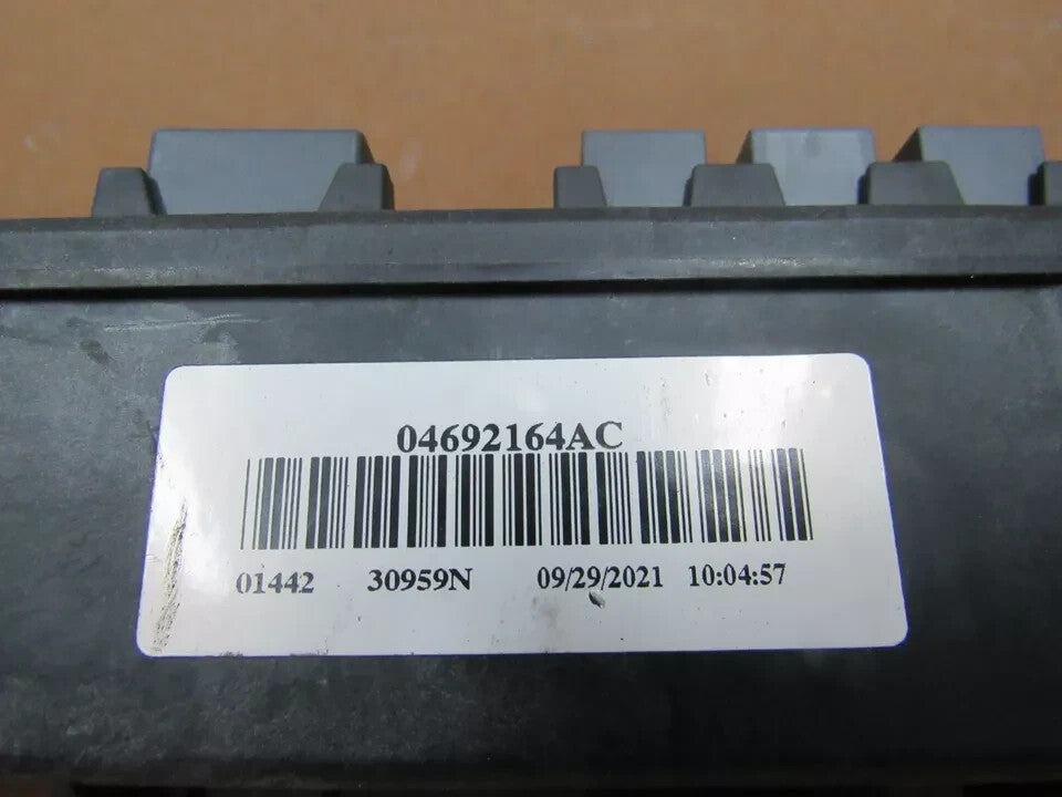 🔥06-08 Jeep Grand Cherokee Fuse Box Relay Control Fusebox OEM 04692164