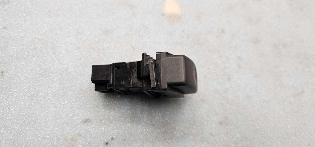 🔥00-04 SUBARU OUTBACK SEDAN 4-DR EMERGENCY HAZARD CONTROL SWITCH BUTTON BLACK