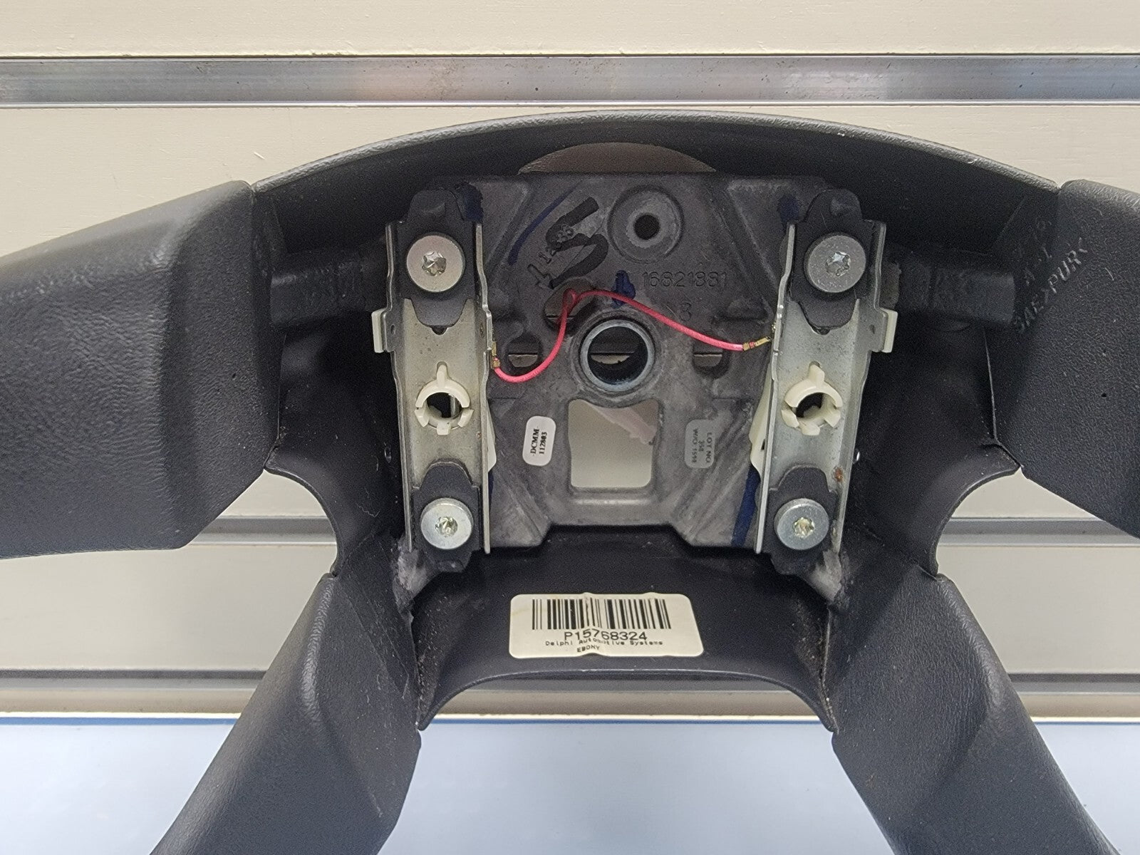 02-09 Trailblazer Envoy03-06 SILVERADO SIERRA YUKON STEERING WHEEL LEATHER BLACK