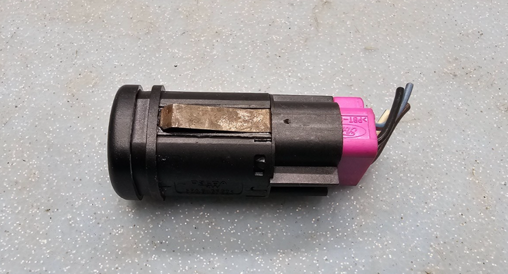 🔥01-04 Mustang  Fog Lamp Switch Genuine  black V8 V6