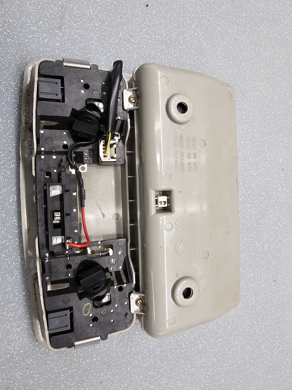 🔥2003-2008 MAZDA 6 OVERHEAD MAP DOME LIGHT VANITY COURTESEY LIGHT GREY OEM
