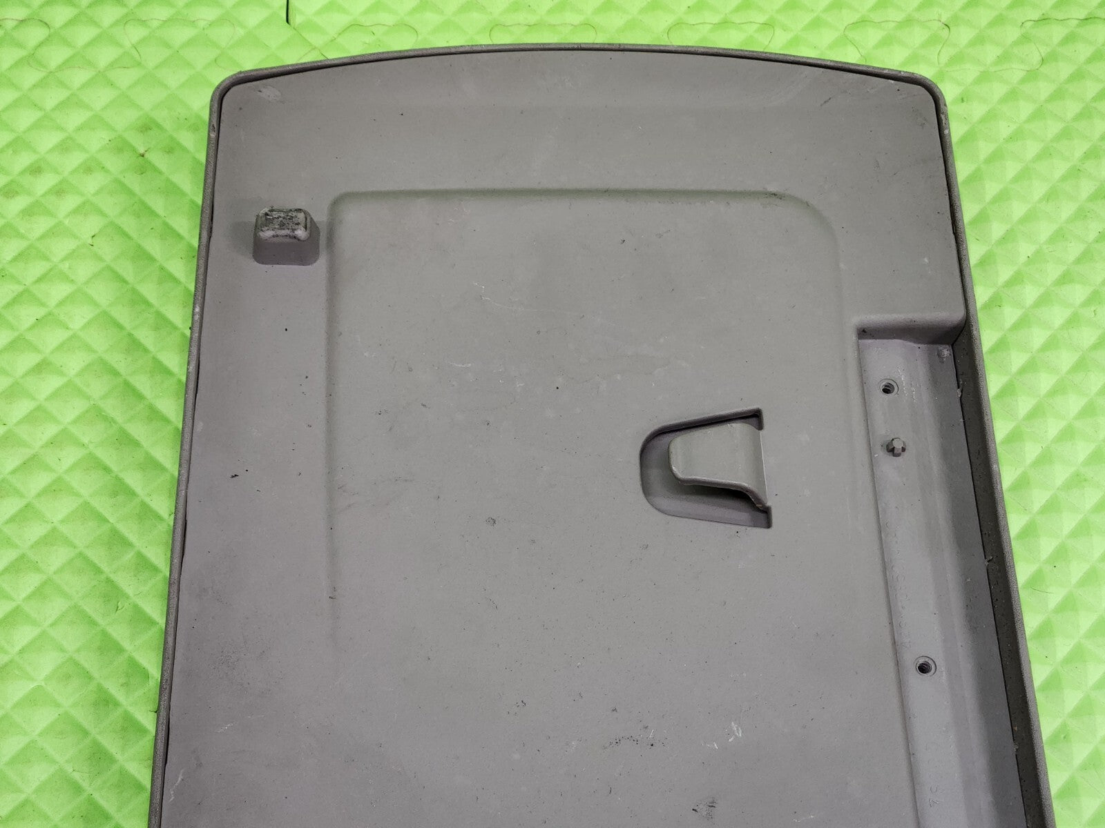 04-07 NISSAN ARMADA TITAN ARMREST CENTER CONSOLE ARM REST LID OEM TAN-BLACK