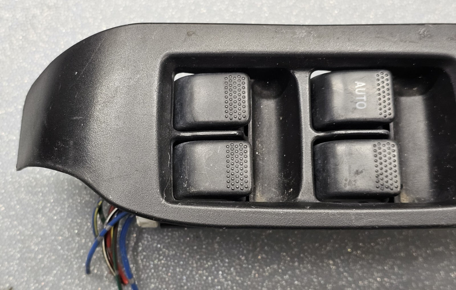 🔥00-04 Legacy Outback Left Driver Master Window Door Control Switch Bezel Black