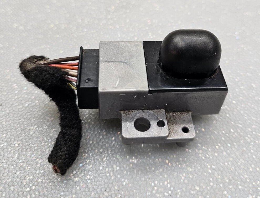 🔥2003-2011 Lincoln Town Car Dash Security Light Assembly OEM