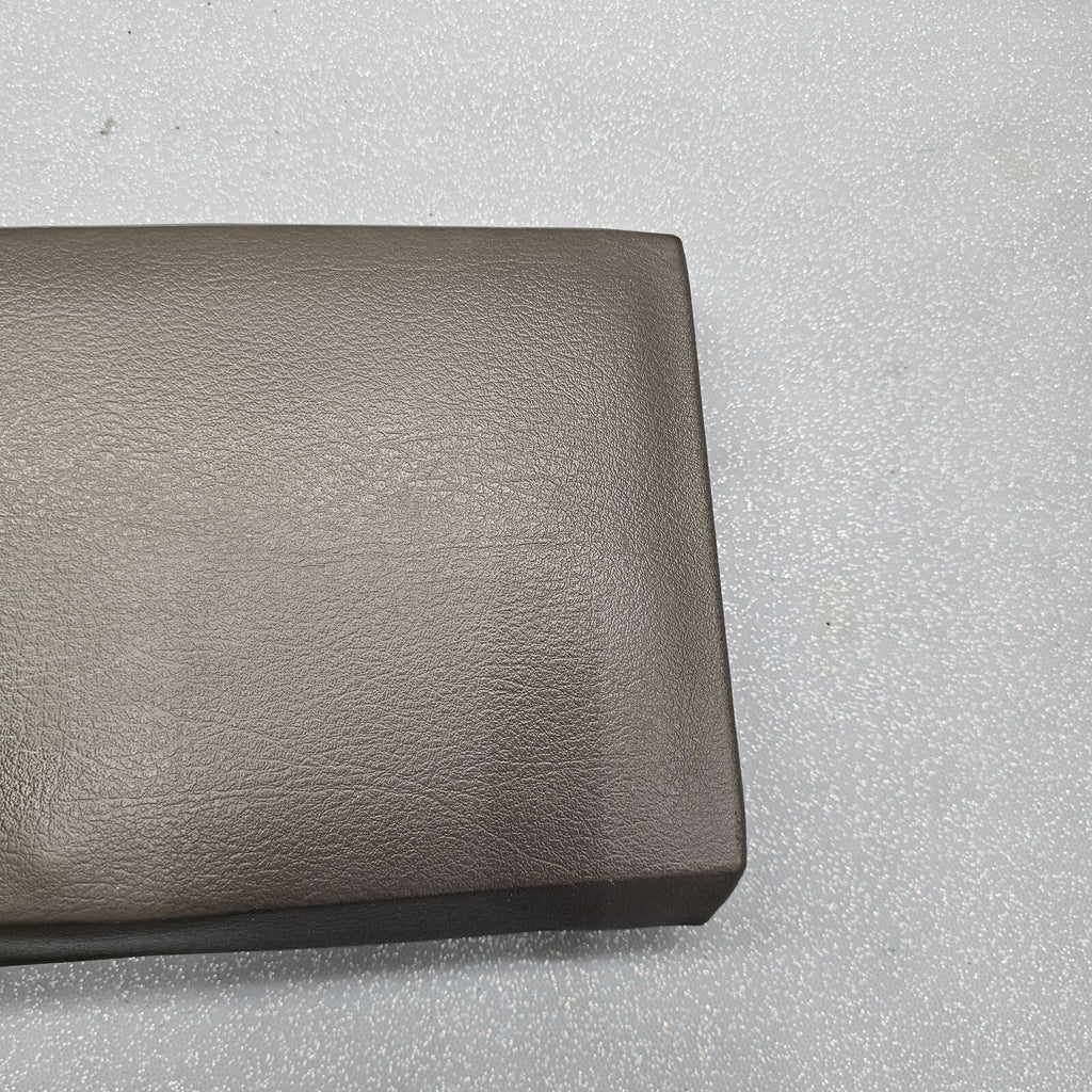 02-05 EXPLORER Mountaineer Center Console Lid Armrest Top Cover Assembly DK TAN