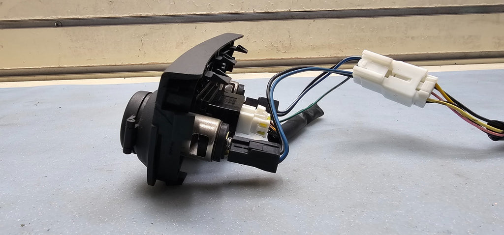 🔥2006-2011 ACCENT ELANTRA AUX JACK INPUT ADAPTER 12V TRIM PANEL BLACK OEM
