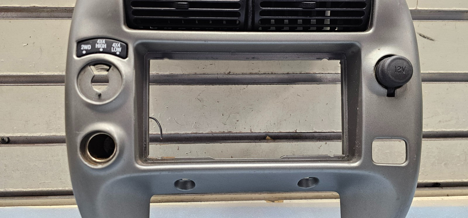 🔥95-10 Ranger EXPLORER Dash AM FM Radio Stereo Display Trim Bezel SILVER OEM B2