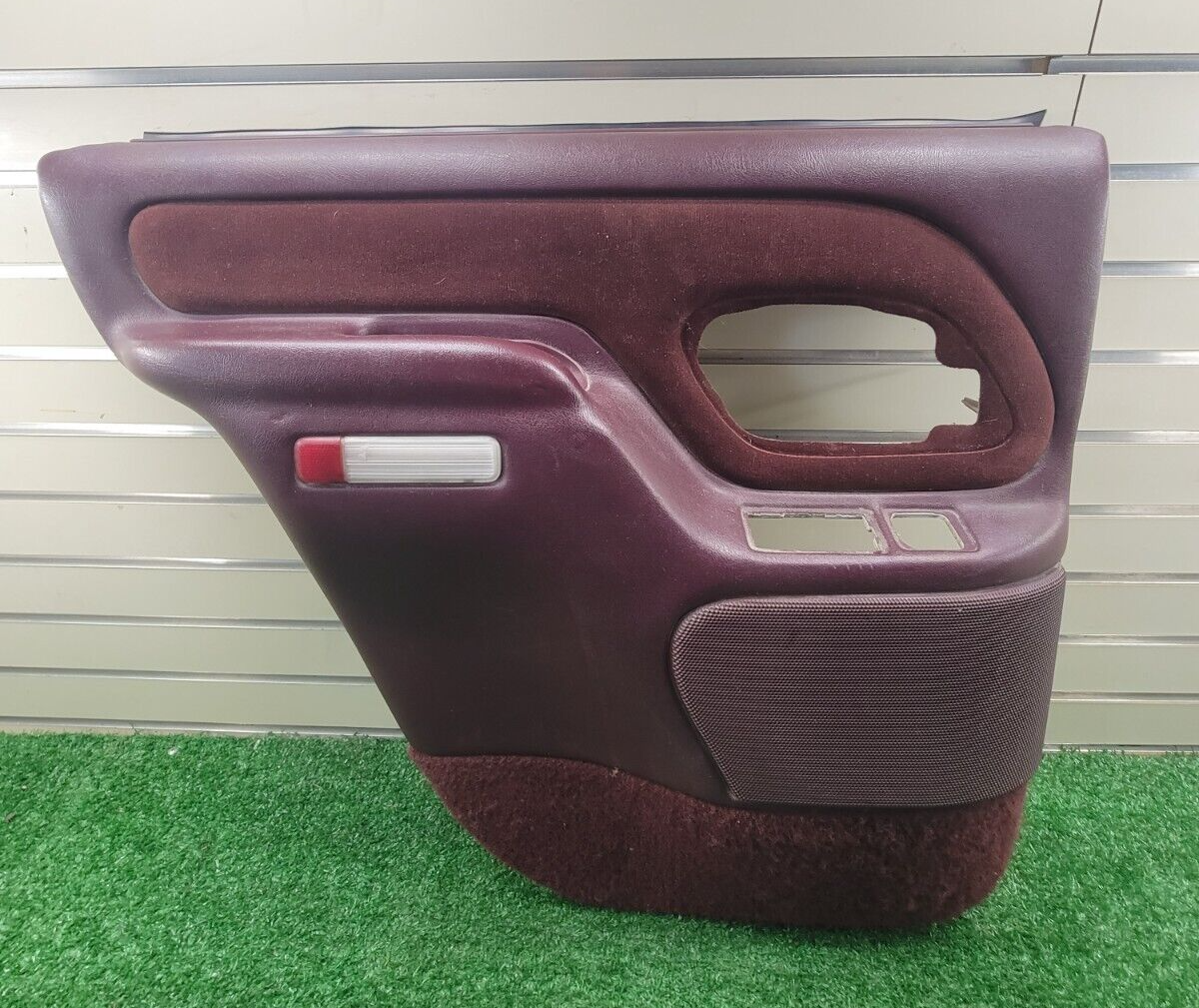 🔥1995-1999 Chevrolet GMC Silverado escalade DOOR PANEL Rear LEFT Auto RED D2