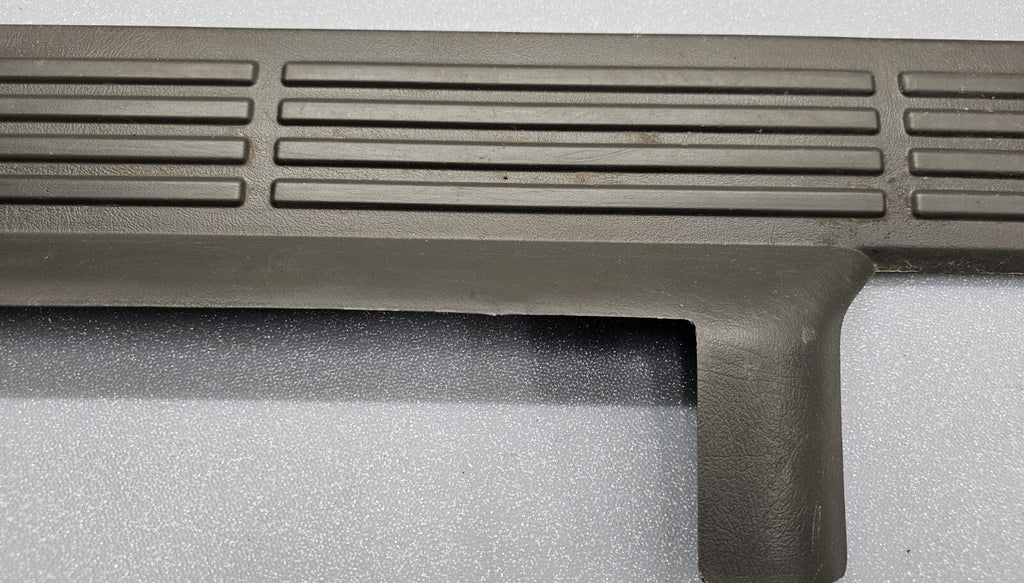 🔥99-06 SILVERADO SIERRA LEFT FRONT CREW CAB DOOR SILL SCUFF PLATE TRIM OEM