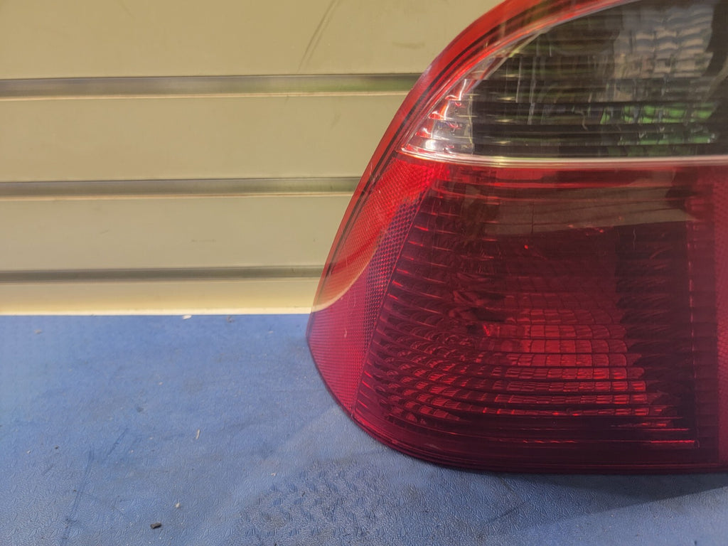 🔥2005-2007 Ford Focus Tail Light Lamp Left Driver Side Assembly Chrome