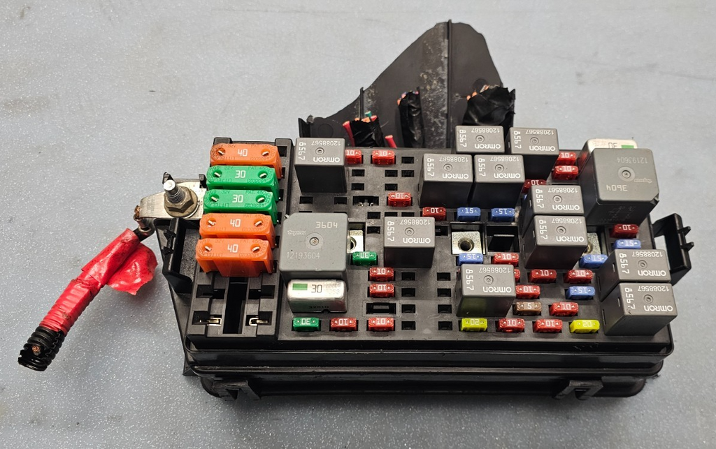 🔥00-05 DEVILLE SEVILLE Engine Fuse Relay Box Wiring Harness Junction Block