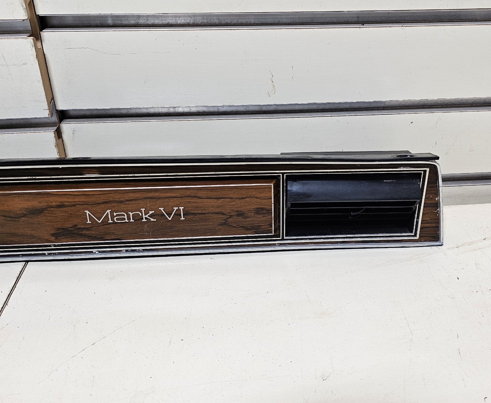 🔥80-83 Mark VI Continental Dash Glove Box Upper Trim Panel Molding Front Wood