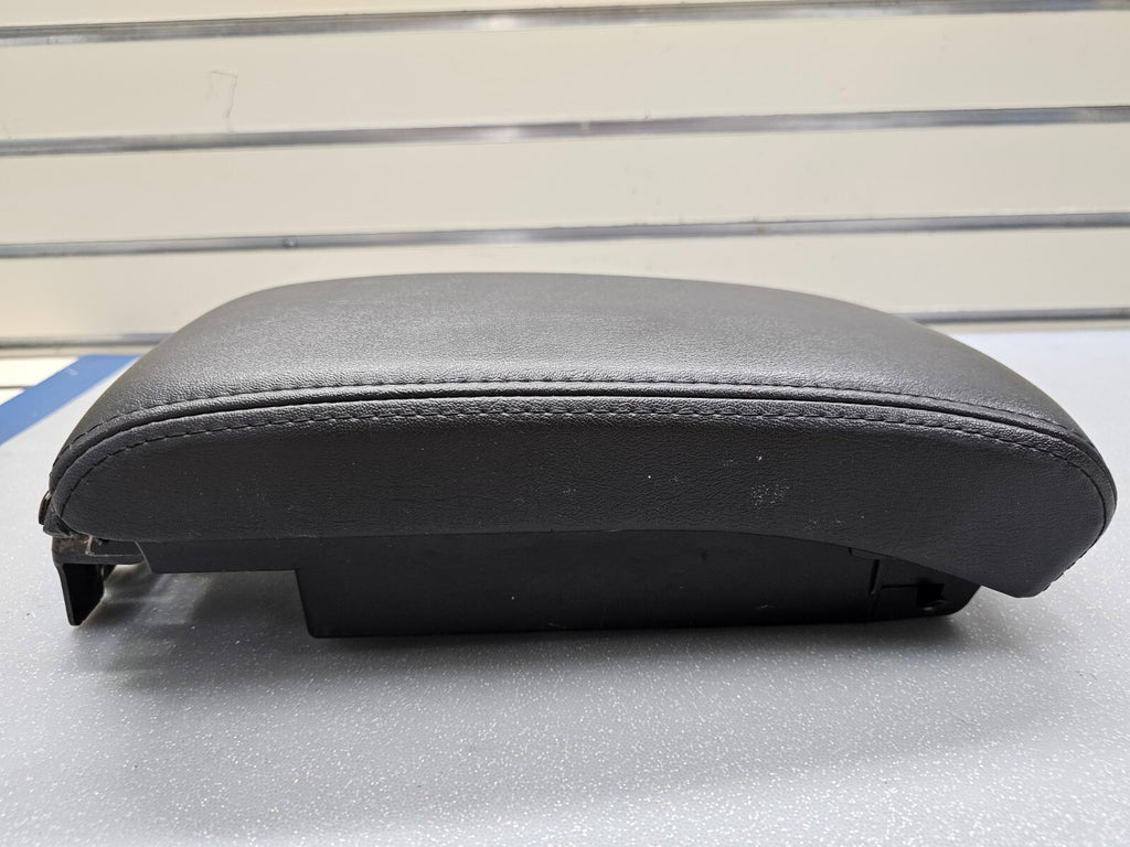 🔥08-12 Chevy Malibu CENTER CONSOLE LID ARMREST ASSEMBLY STORAGE COVER BLACK OEM