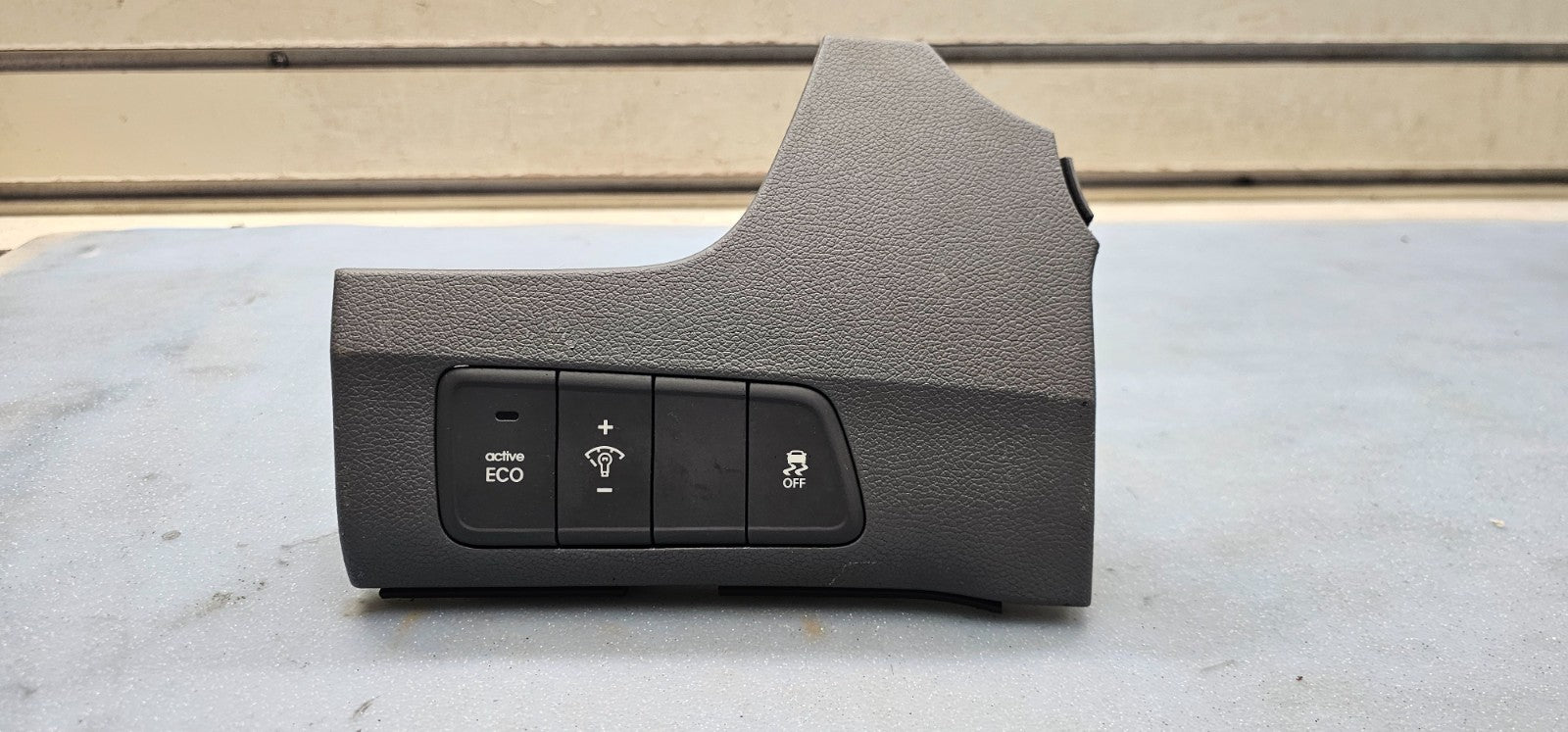 🔥11-13 HYUNDAI ELANTRA ACTIVE ECO/DIMMER/TRACTION SWITCH PANEL CRASH PAD GRAY