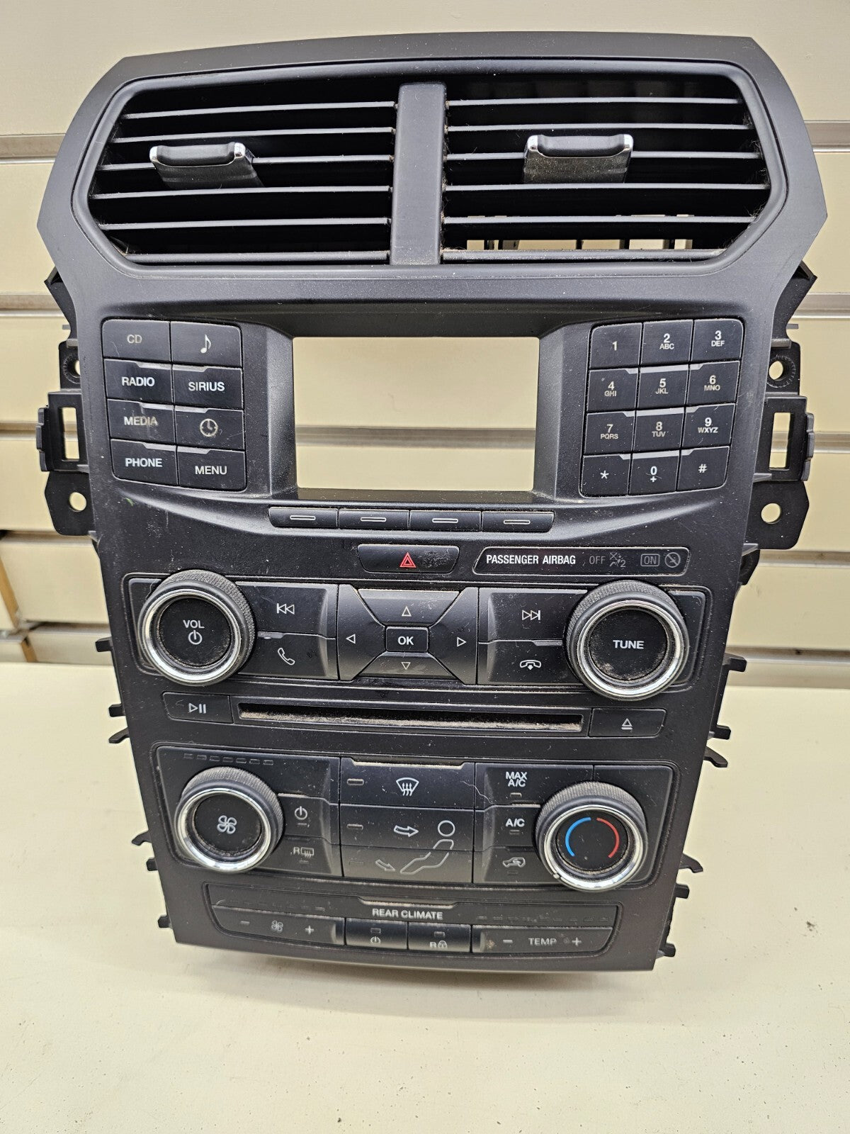 🔥16-18 FORD EXPLORER DASH CD FM RADIO BEZEL CLIMATE TEMPERATURE CONTROL PANEL