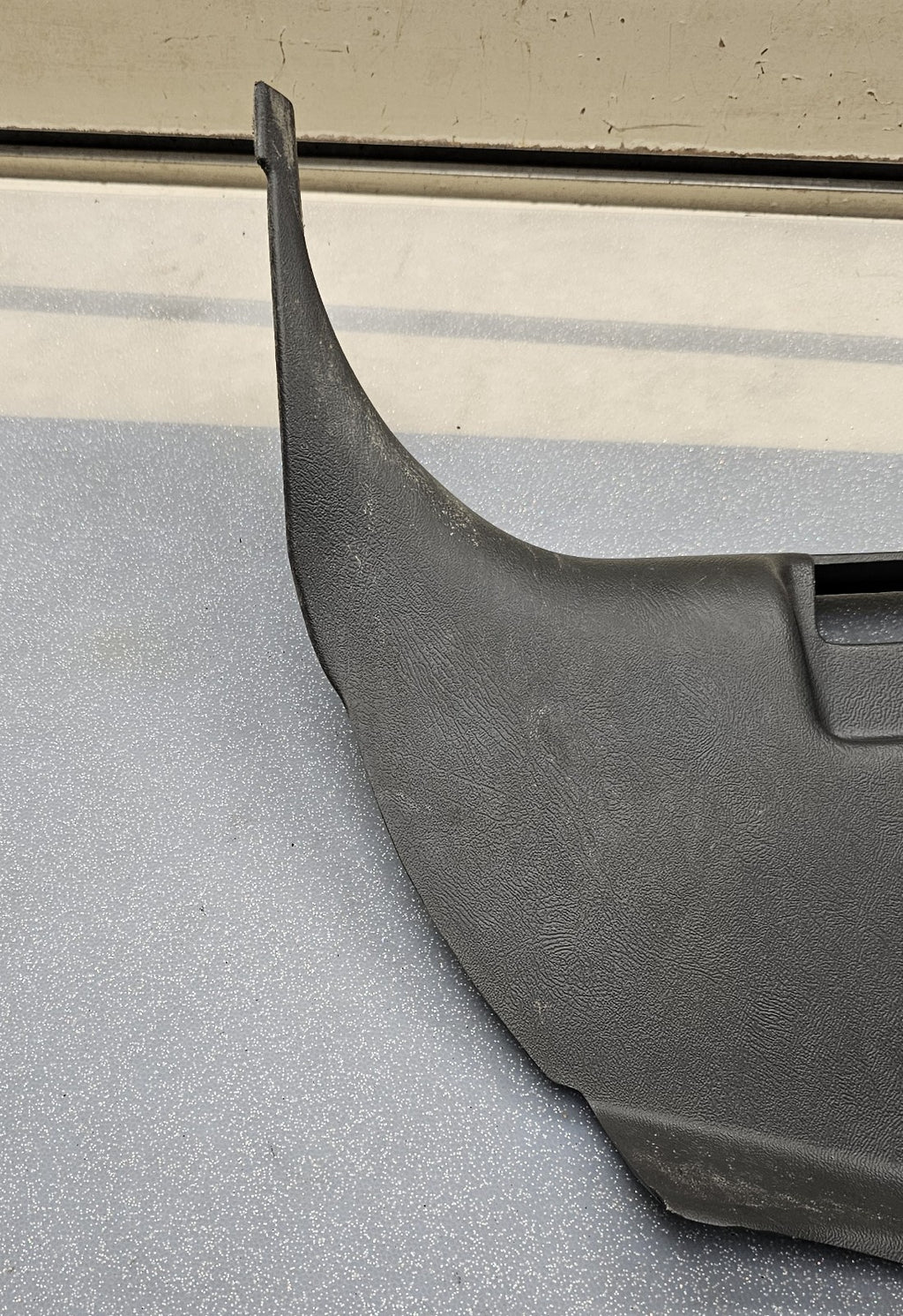 🔥99-06 SILVERADO SIERRA LEFT DRIVER KICK LOWER TRIM PANEL HOOD PROP BLACK