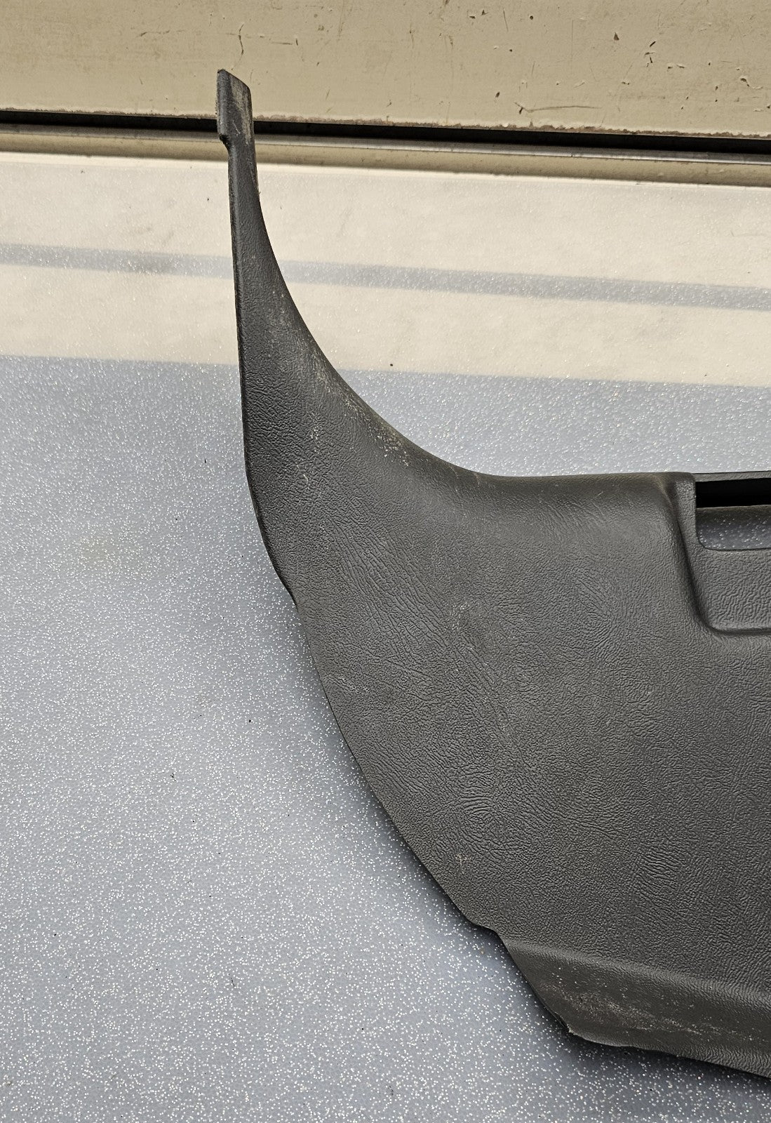 🔥99-06 SILVERADO SIERRA LEFT DRIVER KICK LOWER TRIM PANEL HOOD PROP BLACK