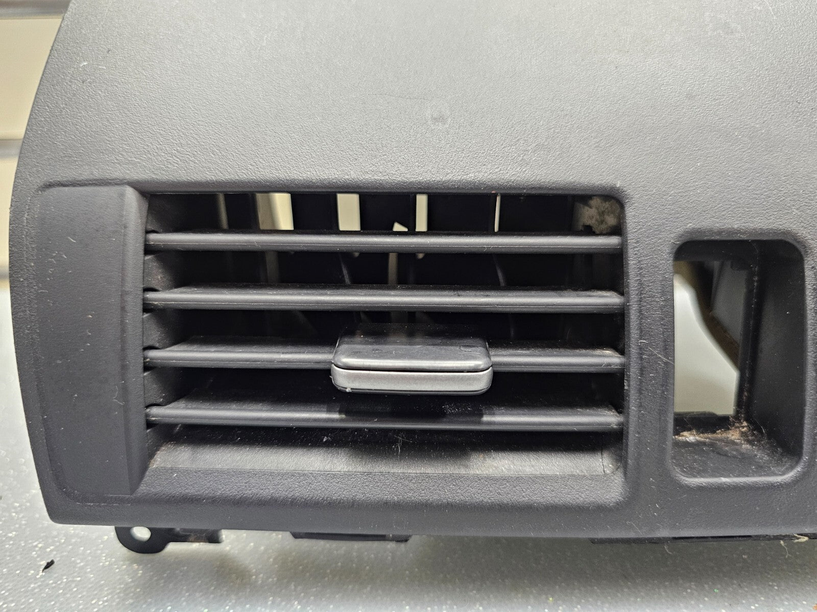 🔥04-08 MAZDA 3 MAZDA3 FRONT CENTER DASH VENT HAZARD BUTTON BEZEL TRIM OEM BLACK
