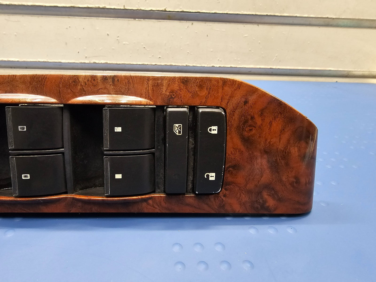07-14 Tahoe Yukon Suburban Left Driver Door Window Master Switch Wood