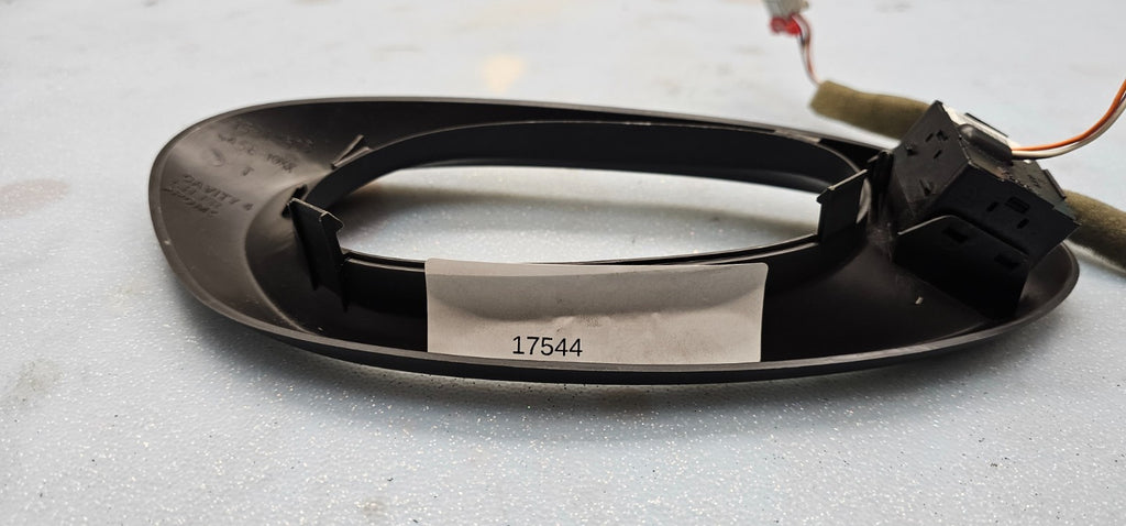 🔥02-09 TRAILBLAZER FRONT LEFT DRIVER DOOR INSIDE HANDLE BEZEL CONTROL BLACK