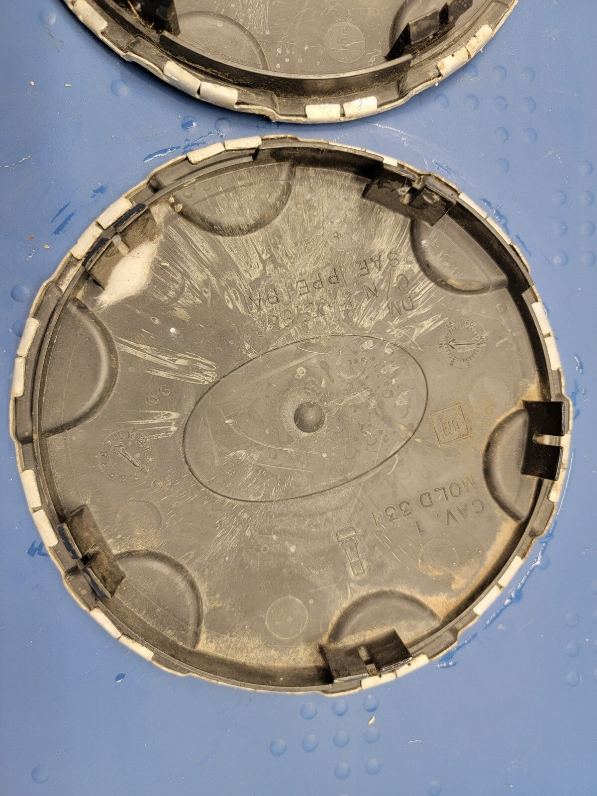 1998-2001 OLDSMOBILE BRAVADA WHEEL CENTER CAPS SET OEM