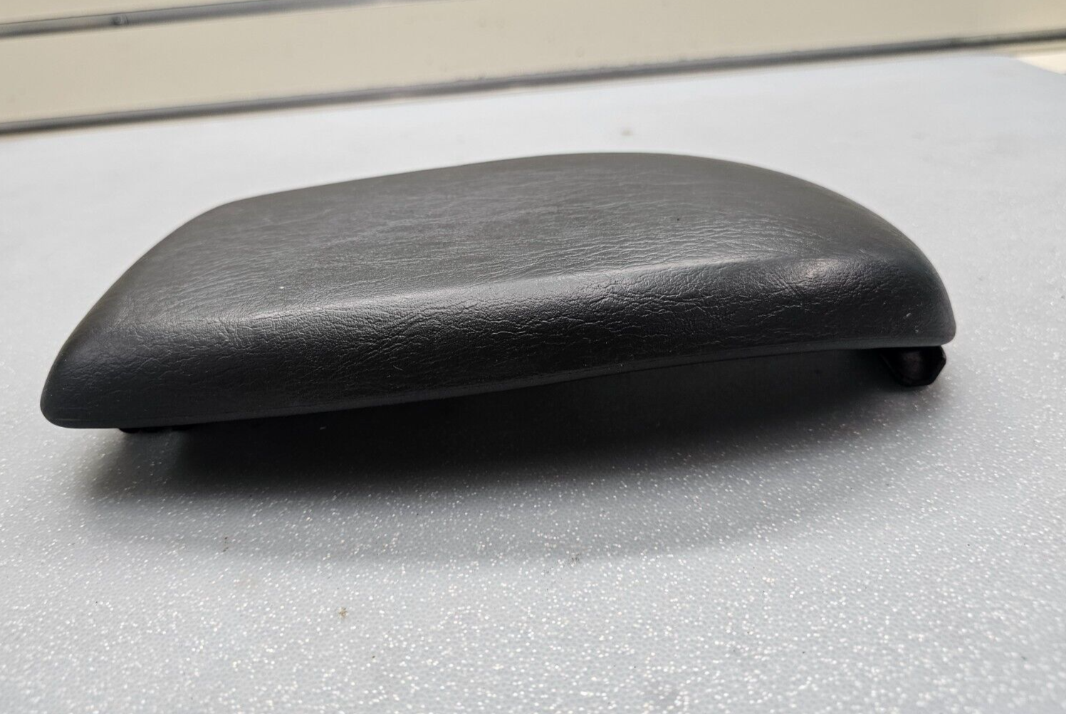 🔥00-07 FORD FOCUS CENTER CONSOLE LID ARM RESTER LID COVER LEATHER TBLACK OEM