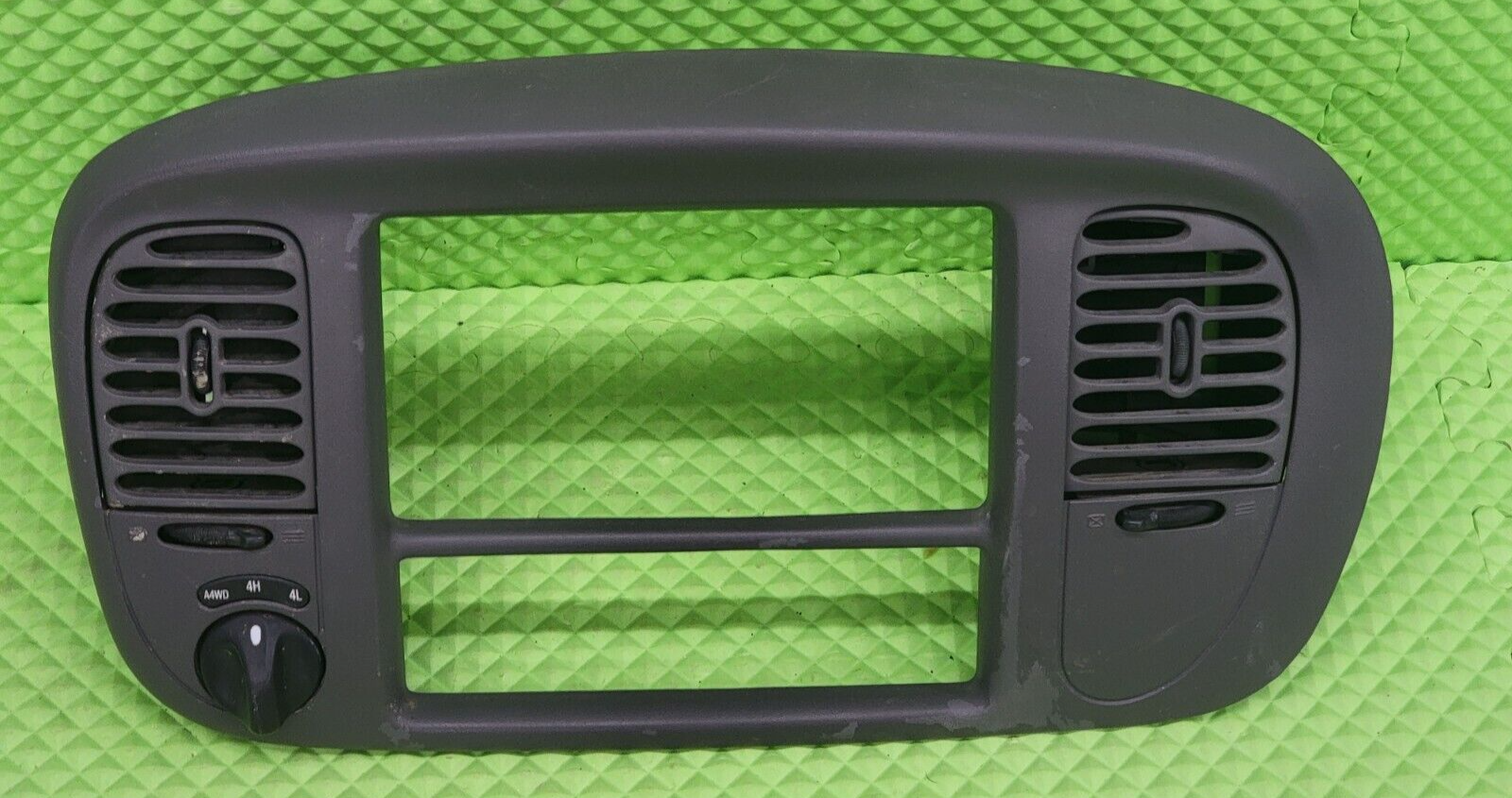 97-03Ford F150 Center Dash Radio Climate BEZEL Trim Panel A4WD 4H 4L Line GrayB1