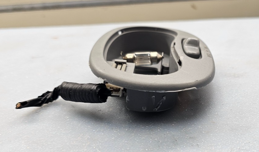 🔥06-08  CHEVROLET AVEO Overhead Roof Console Interior Dome Light Grey