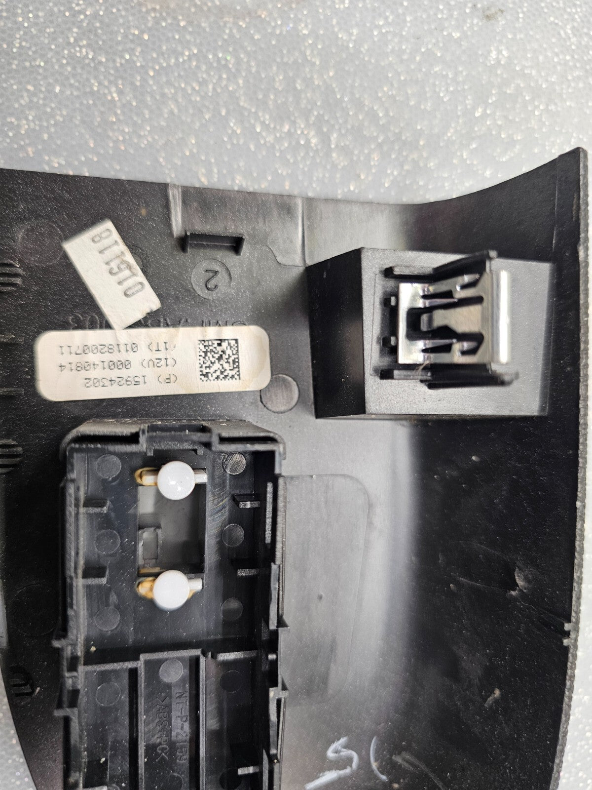🔥07-14 SILVERADO SIKERRA REAR LEFT DRIVER POWER WINDOW SWITCH SILVER/GRAY WS47