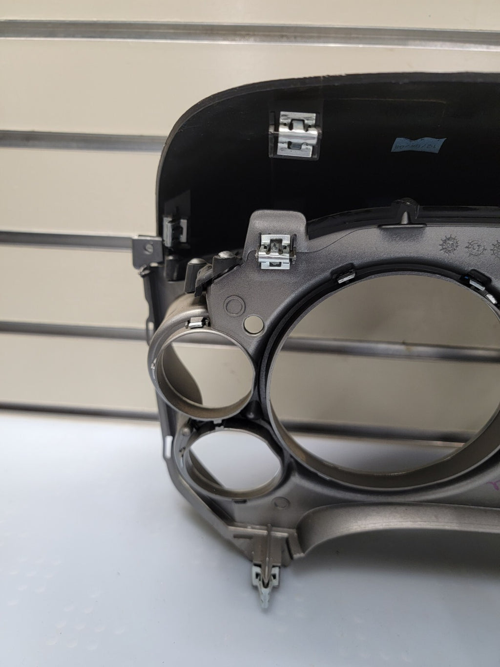 07-13 CHEVY SILVERADO DASH SPEEDOMETER INSTRUMENT GAUGE CLUSTER BEZEL TRIM B C21