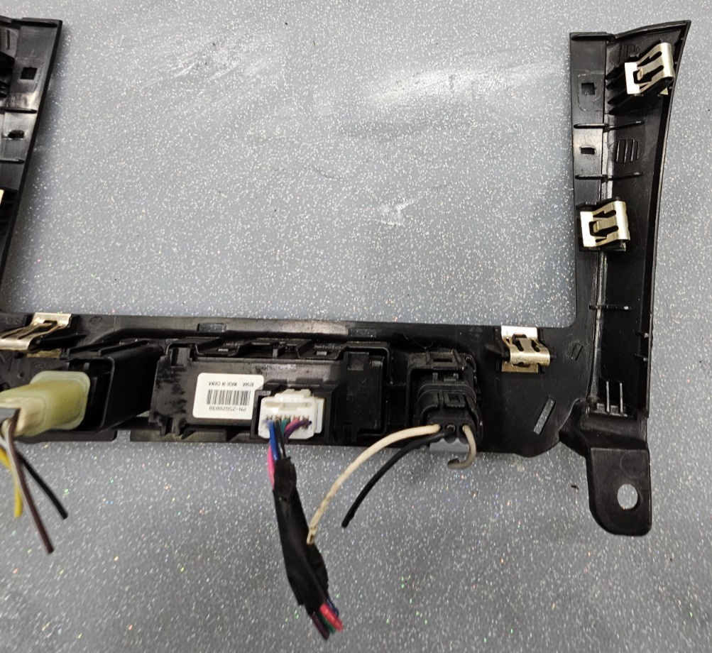 🔥08-12 MALIBU Center Dash AM FM Radio Stereo Display Bezel Panel Trim Black B8