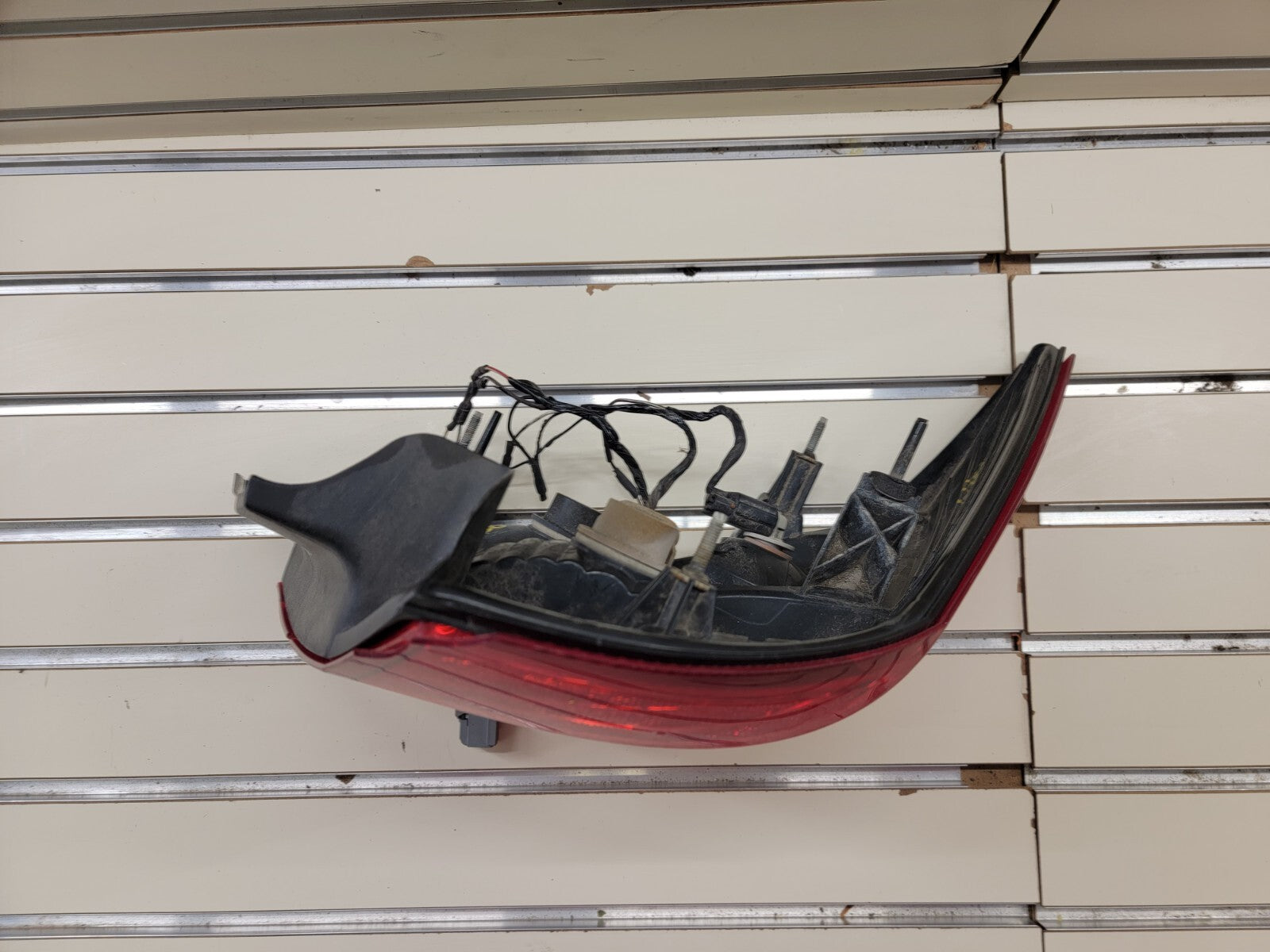 🔥2005-2007 Ford Five Hundred Passenger Side right Tail Light tailight