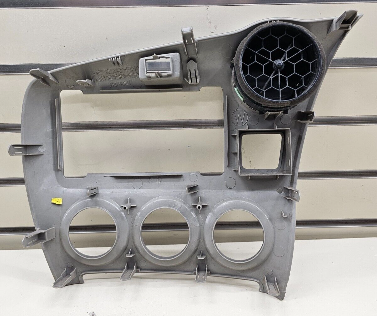 09-12 Toyota Matrix Pontiac Vibe Dash Center Stereo Radio Bezel Trim SILVER B61