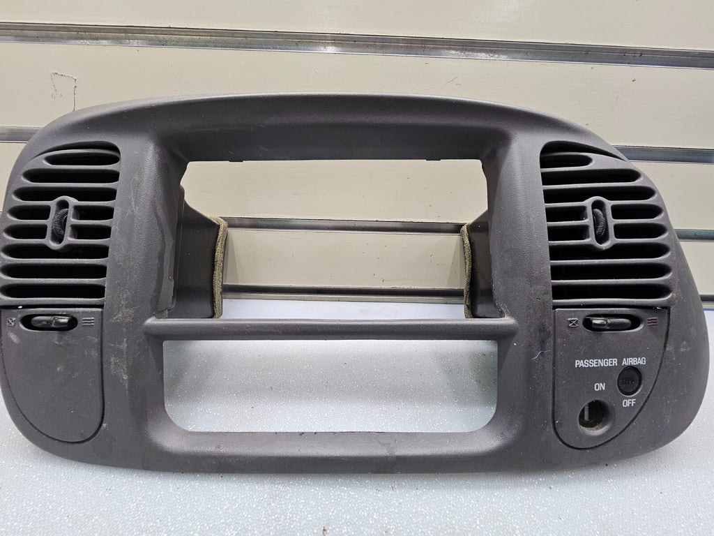 🔥1997-2003 Ford F150 Center Dash Radio Climate BEZEL Temp 🔴AIRBG Panel GRAY B1
