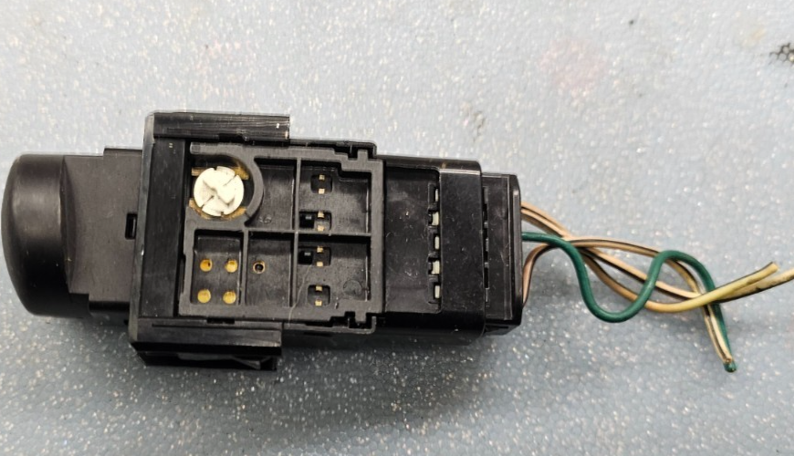 03-08 Toyota Matrix Hazard  SWITCH Button Black