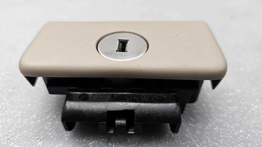 🔥02-06 TOYOTA CAMRY GLOVE BOX COMPARTMENT LATCH LOCK HANDLE STORAGE LIGHT TAN