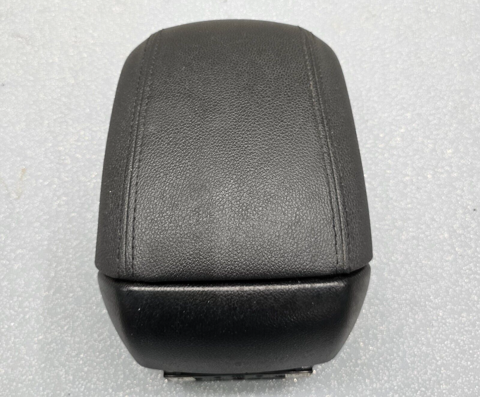 🔥13-16 Cruze Front Center Console Arm Rest Lid Cover Top Pad Assembly Black OEM