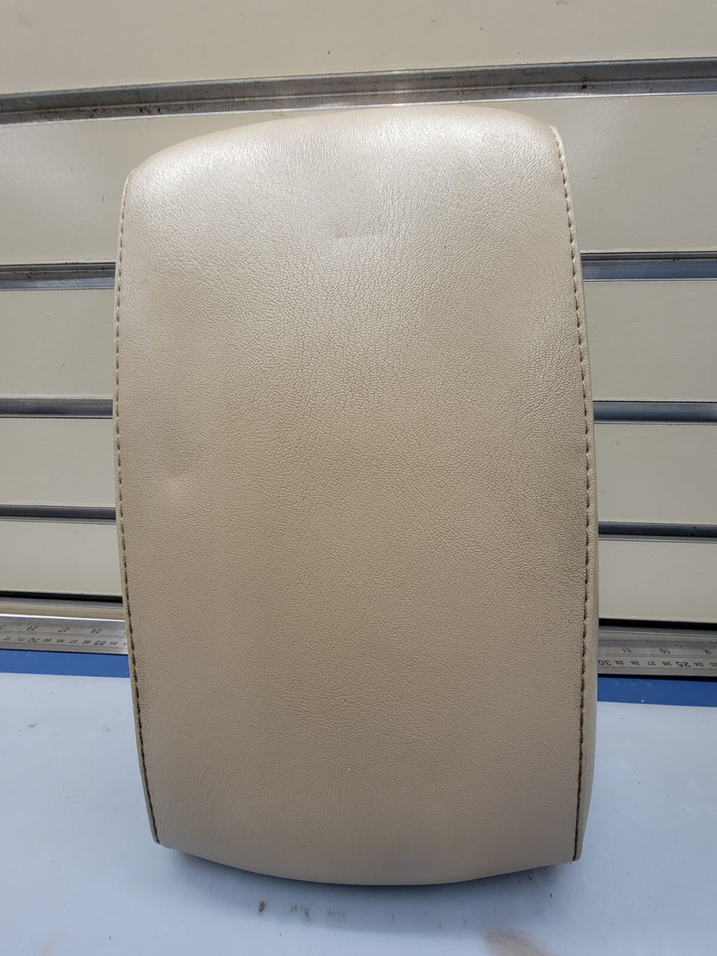 🔥2004-2006 Nissan Maxima Center Console Armrest Cover Lid Assembly TAN