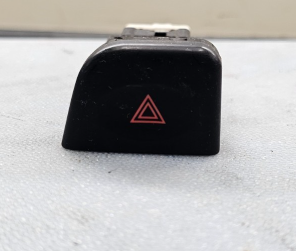 01-04 Pathfinder Dash Hazard Emergency Light Lamp Control Switch Assembly Black
