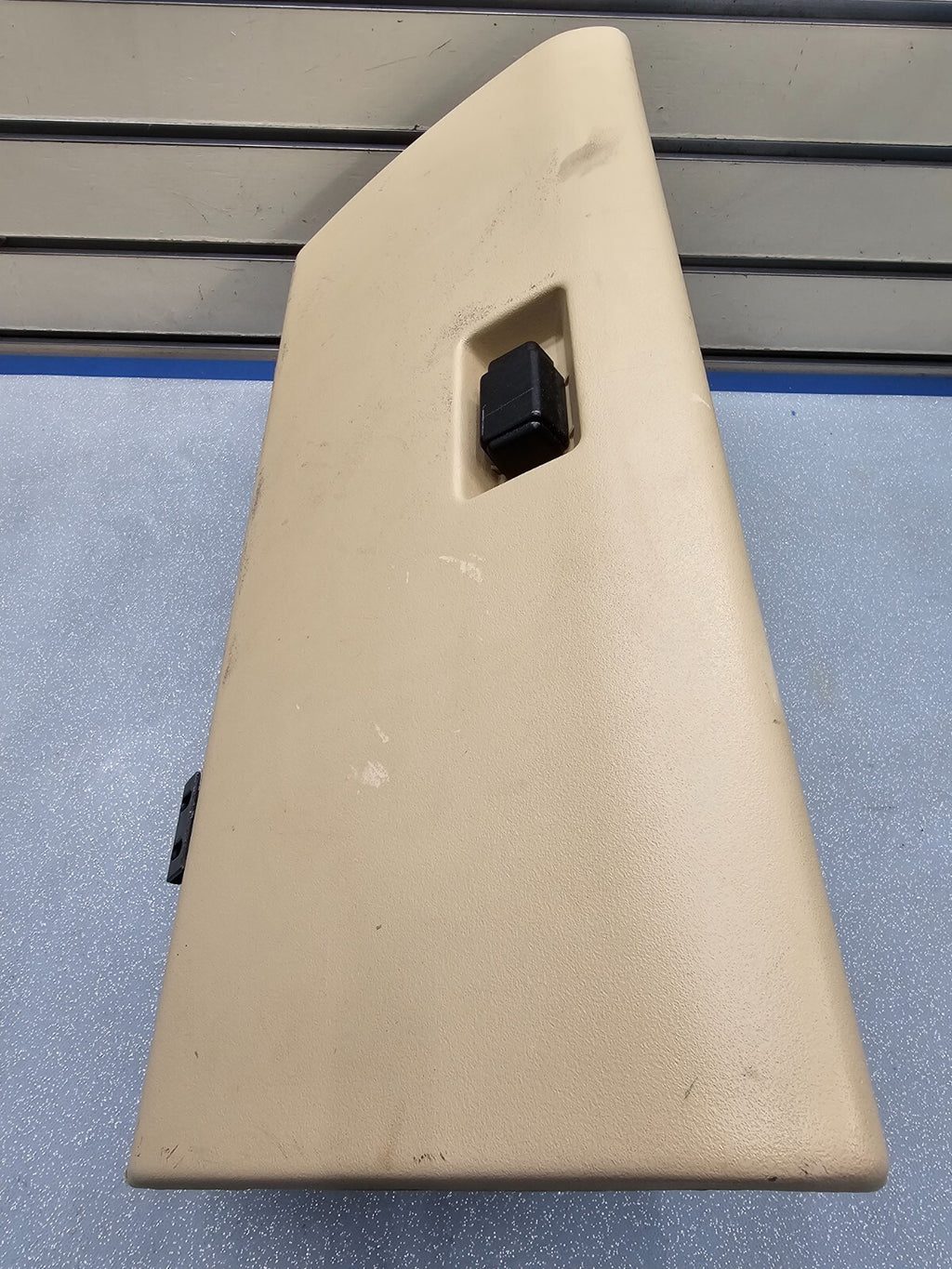 🔥99-04 Land Rover Discovery Dash Glove Box Storage Compartment Assembly Tan OEM